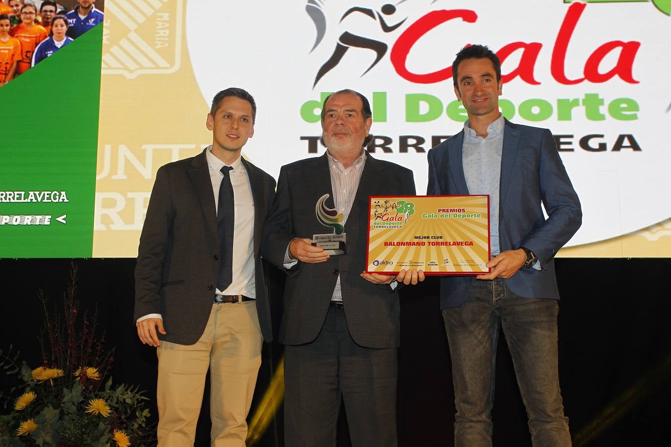 Sergio García 'El Niño' recibe el premio de major deportista de Torrelavega en 2019.