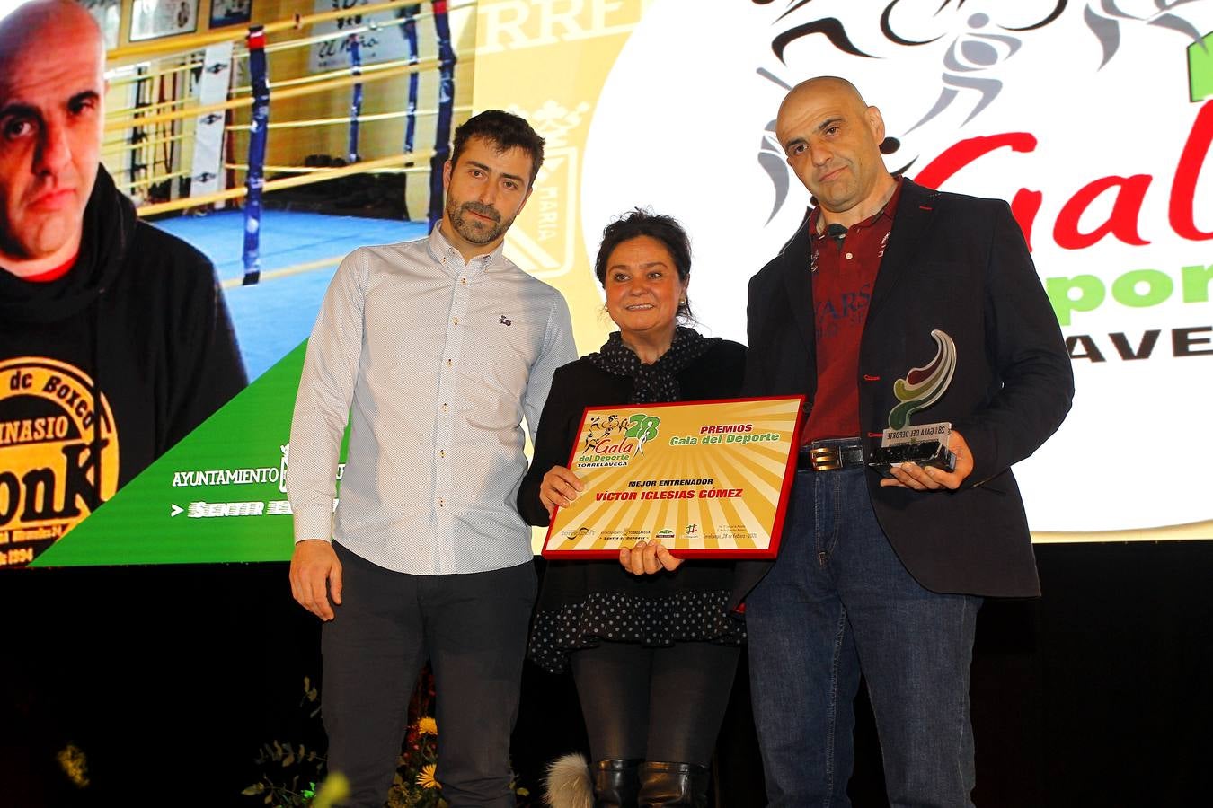 Sergio García 'El Niño' recibe el premio de major deportista de Torrelavega en 2019.