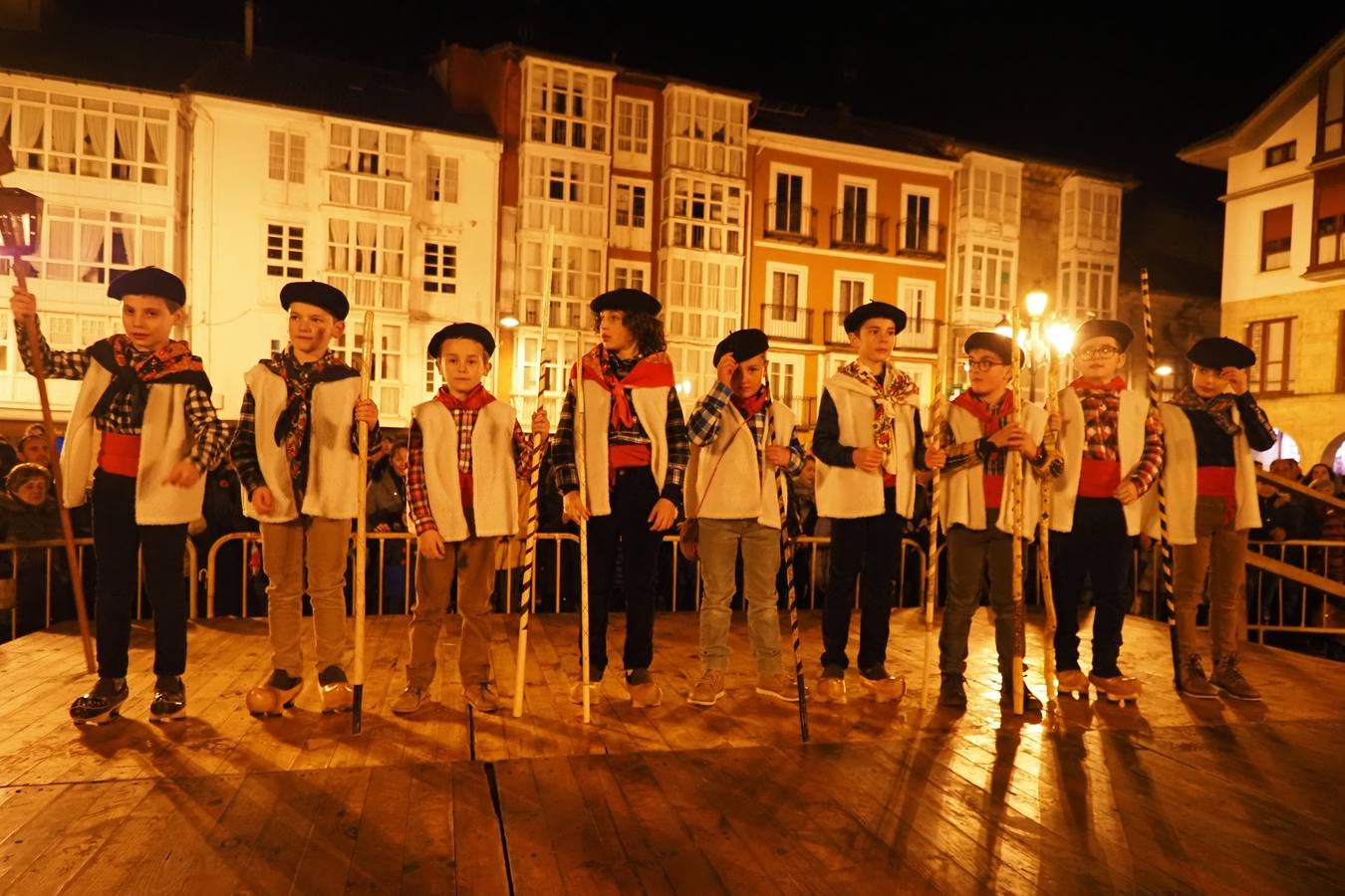 Santander, Torrelavega, Soba o Reinosa fueron algunos de los puntos donde se escucharon los tradicionales cantos de bienvenida a la primavera. En la imagen, las marzas de Reinosa