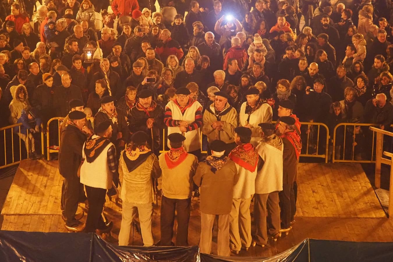 Santander, Torrelavega, Soba o Reinosa fueron algunos de los puntos donde se escucharon los tradicionales cantos de bienvenida a la primavera. En la imagen, las marzas de Reinosa