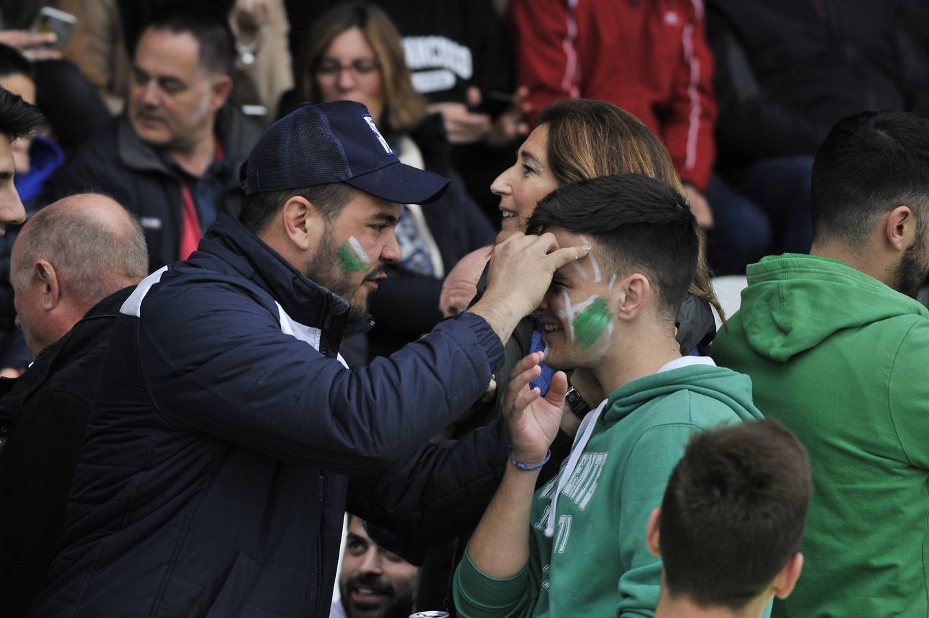 Fotos: Gran ambiente en el derbi del Malecón entre el Aldro Independiente y el Bathco