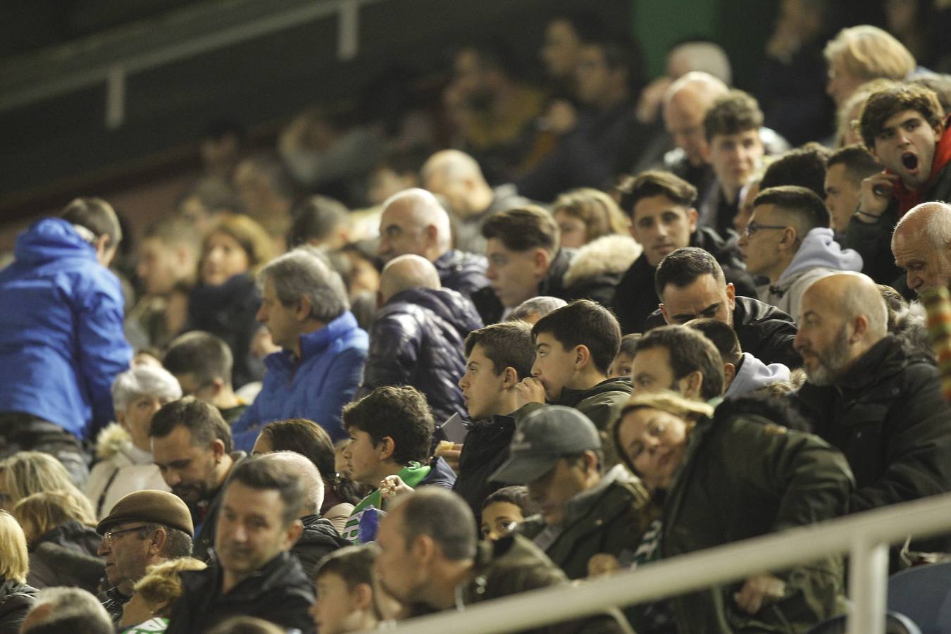 Fotos: Búscate si estuviste en la Tribuna Norte de los Campos de Sport