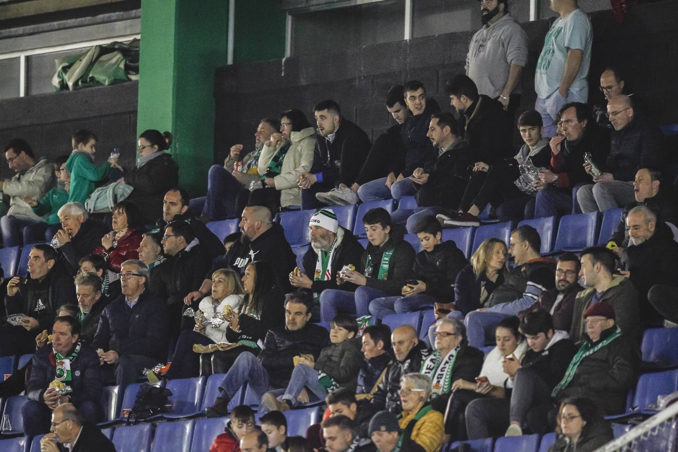 Fotos: Búscate si estuviste en la Tribuna Sur de los Campos de Sport