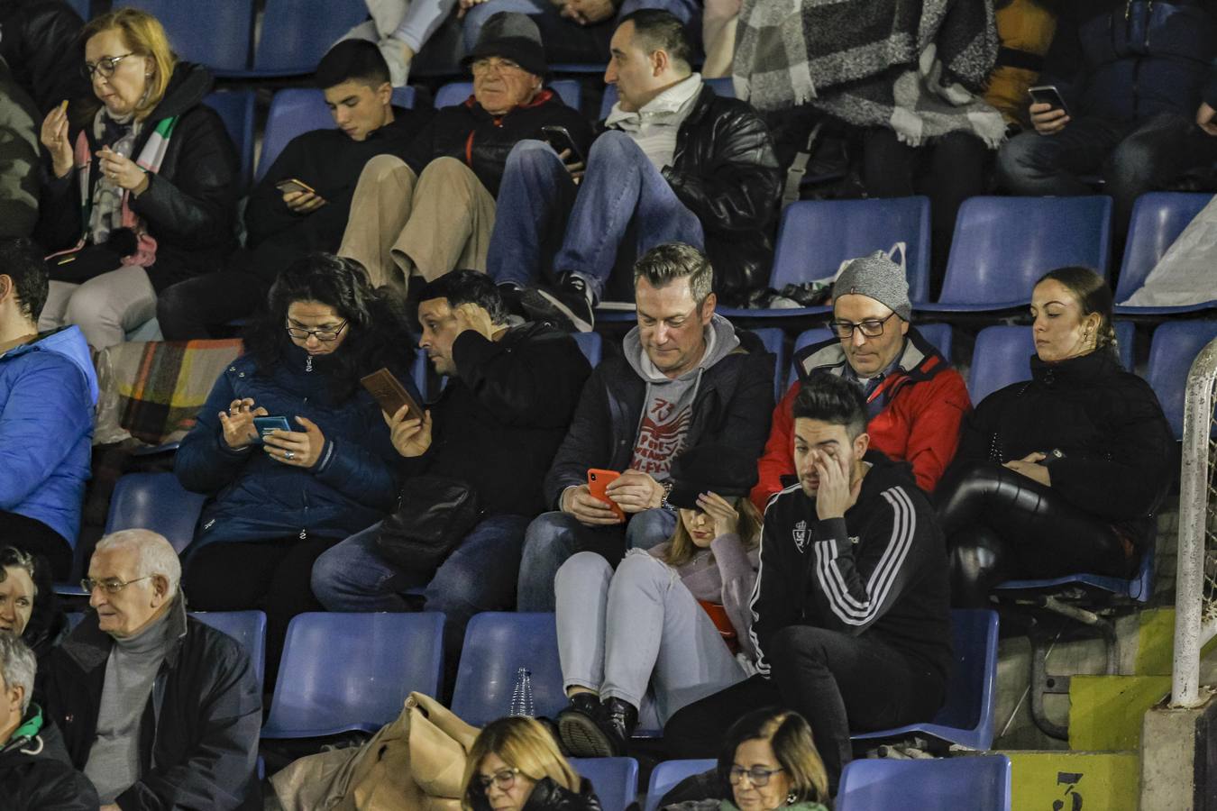 Fotos: Búscate si estuviste en la Tribuna Sur de los Campos de Sport