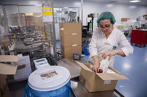 Interior de las instalaciones que Cantabria Labs posee en el municipio de Villaescusa.
