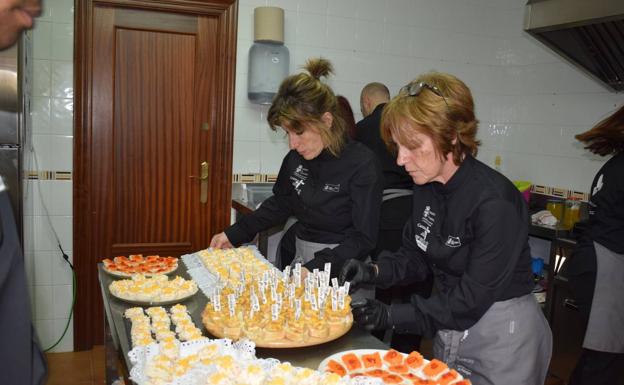 Imagen principal - Piélagos acogió un intercambio de experiencias laborales para jóvenes