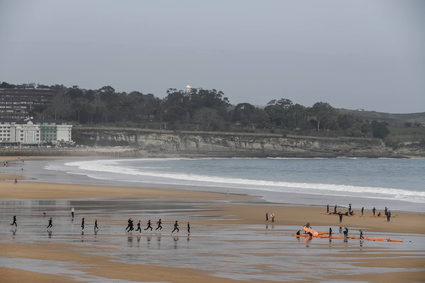 Fotos: La marea viva deja espectaculares imágenes de la bahía de Santander con la bajamar y la pleamar