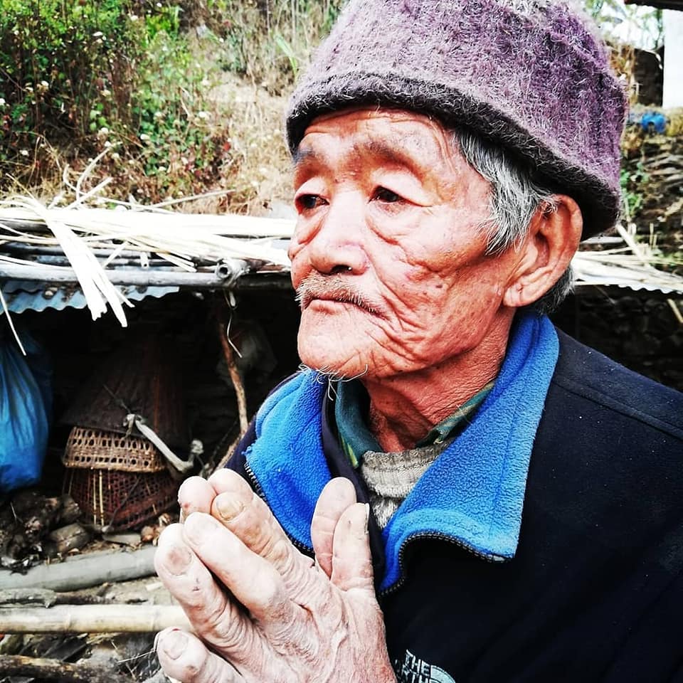 El proyecto 'Nepal + de 1.000 km entre montañas' ha convertido a la cántabra Raquel García en la primera mujer española que ha realizado esta hazaña, atravesar Nepal durante 85 días caminando a la sombra de los ochomiles, acompañada de un cámara, dos porteadores y un guía, estos últimos nepalíes. Contará su experiencia el 19 de marzo en los locales de la Asociación de Vecinos de San Francisco, una charla que se enmarca dentro de los actos programados por el Día de la Mujer.