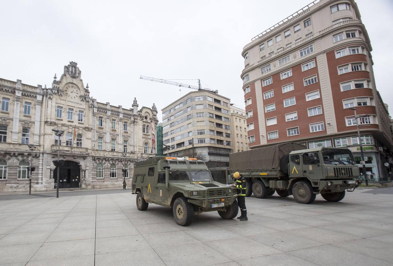 El Ministerio de Defensa desplaza a la región a 97 militares y 30 vehículos para tareas de vigilancia, concienciación ciudadana y desinfección en la lucha contra la pandemia