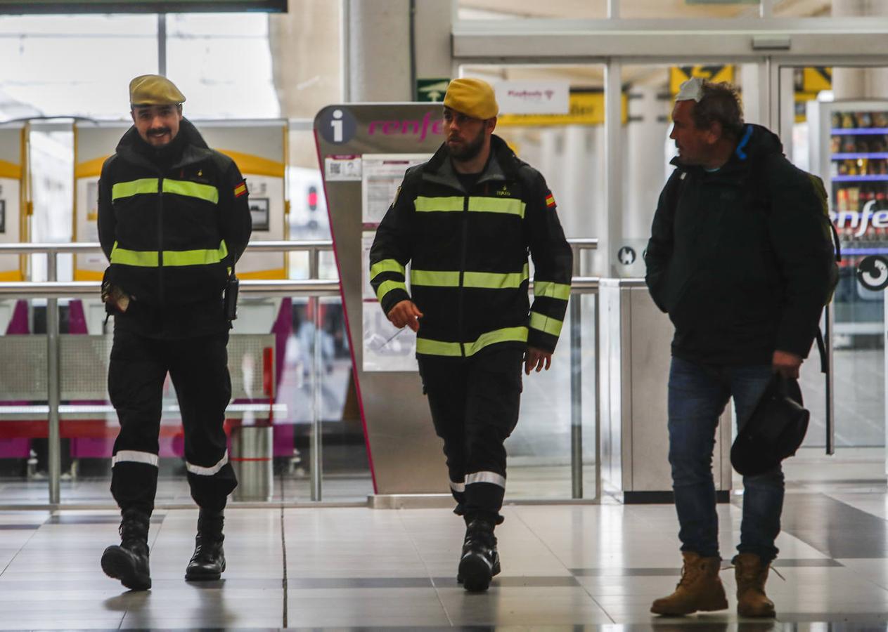 El Ministerio de Defensa desplaza a la región a 97 militares y 30 vehículos para tareas de vigilancia, concienciación ciudadana y desinfección en la lucha contra la pandemia