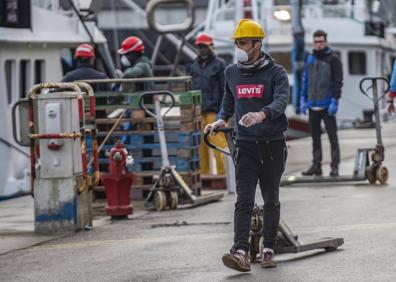 Imagen secundaria 1 - Preocupación e incertidumbre entre la flota cántabra