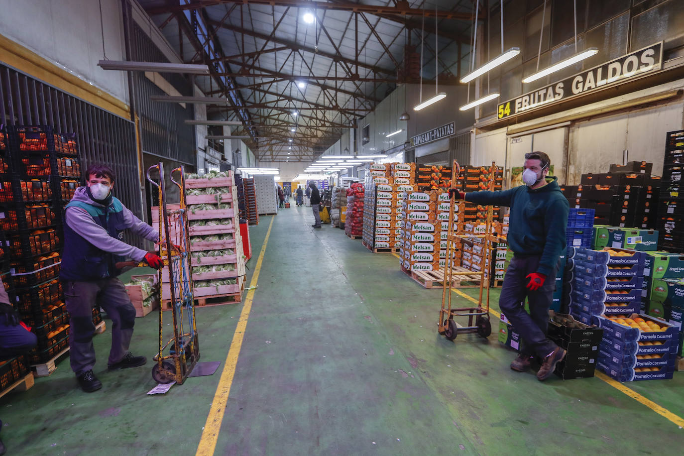 Fotos: Mercasantander, la despensa de las tiendas cántabras, tiene «existencias de sobra»