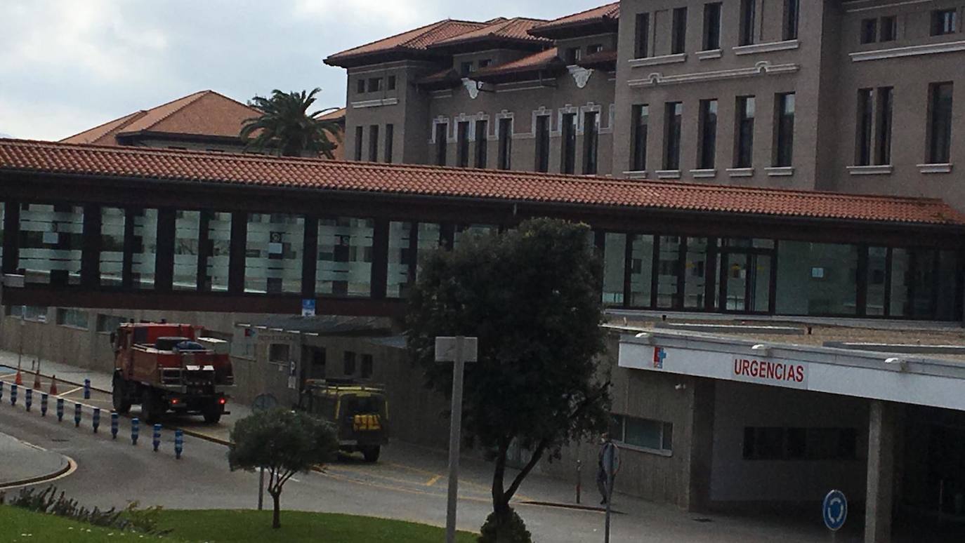 Casi un centenar de efectivos de la Unidad Militar de Emergencias de León está en la región, El equipo ha comenzado a trabajar en la zona de El Sardinero y en Valdecilla y centros de salud.