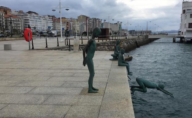 Santander amanece en silencio