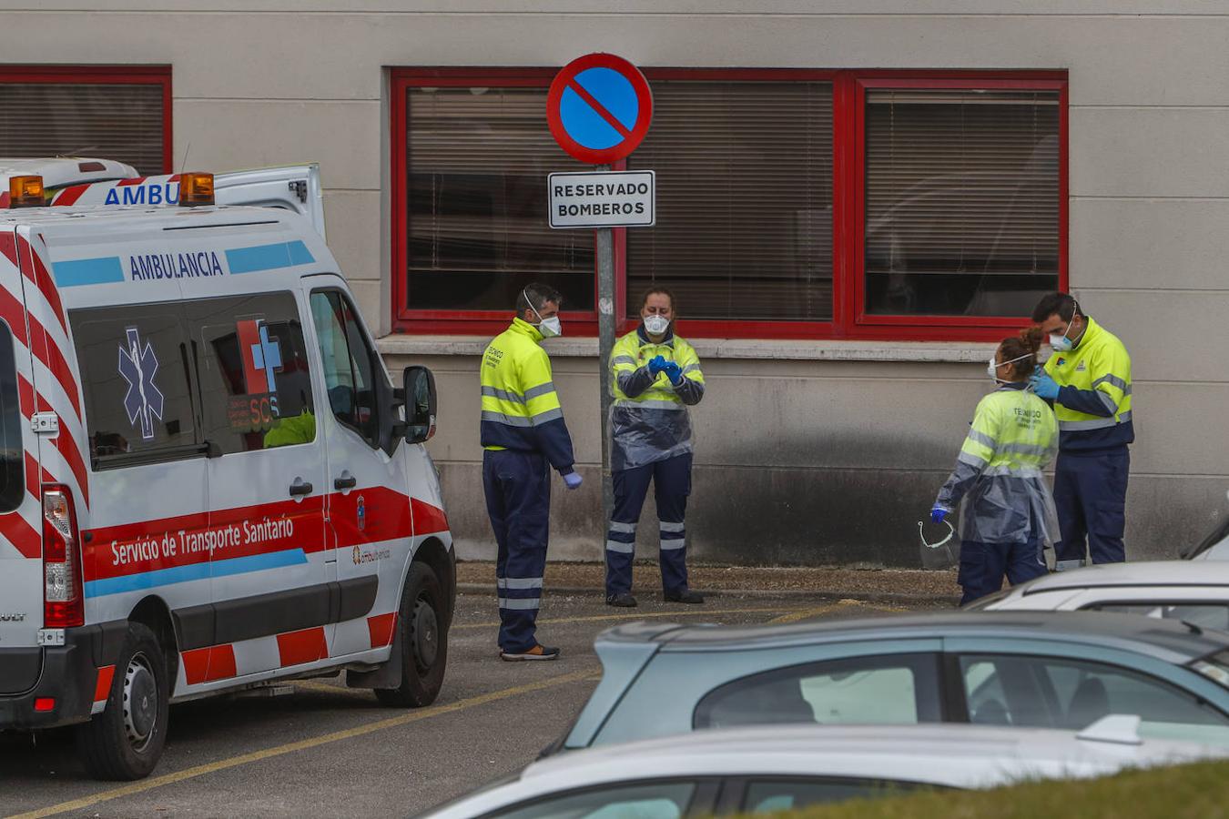 El centro queda íntegramente reservado para la atención de personas contagiadas con el virus y aliviar así la demanda de ingresos que vive estos días Valdecilla.