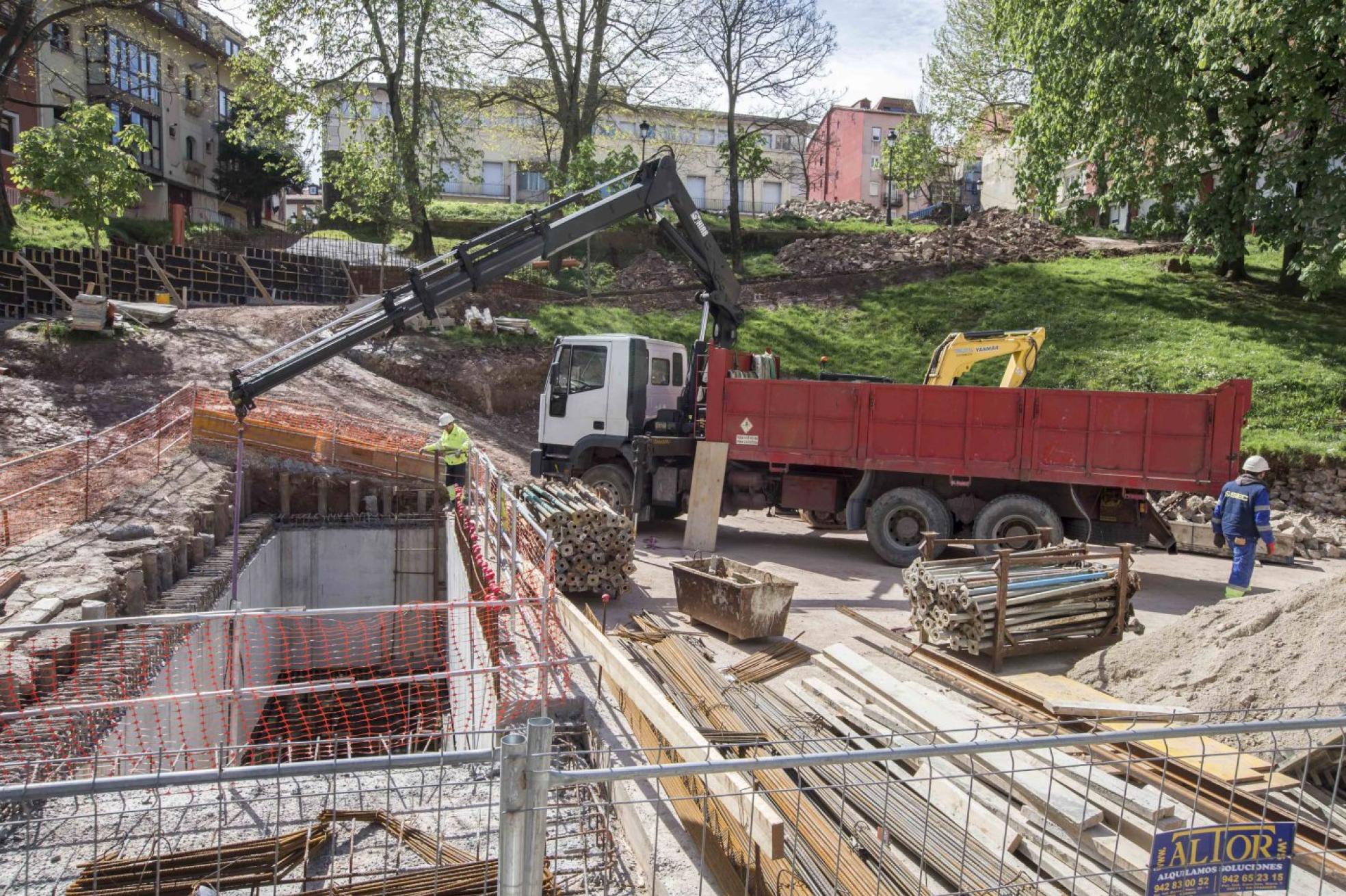 Obras. Los trabajos continuaron ayer en el Pasaje de Peña