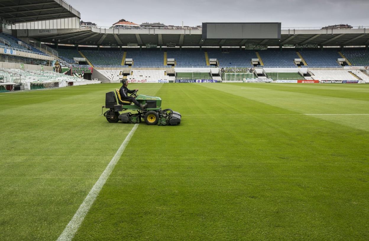 El Sardinero aguarda impaciente volver a acoger los partidos del Racing a expensas de si será antes del verano o durante las fechas estivales.