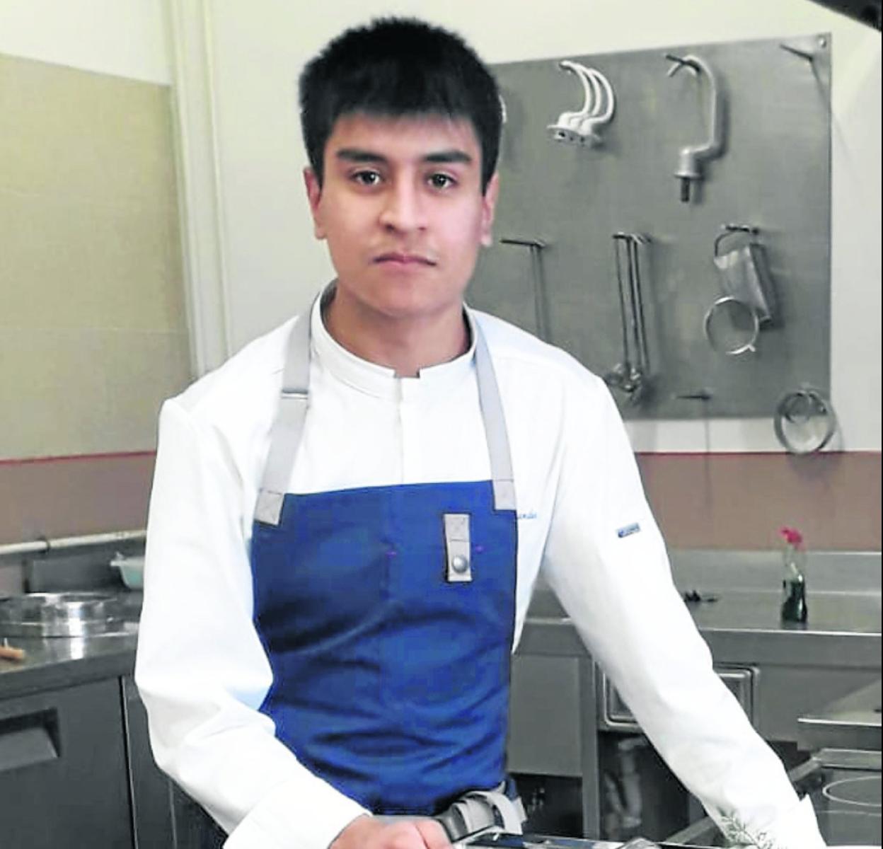 Kevin Menéndez, en la cocina del IES de Peñacastillo.