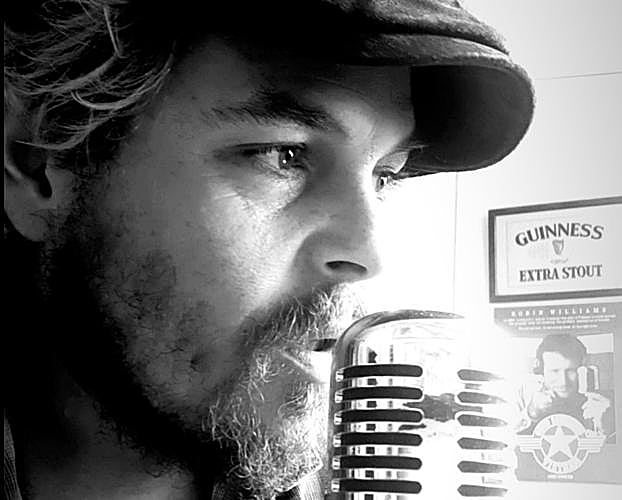 Jimmy Barnatán está aprovechando el periodo de confinamiento para terminar su próxima novela.