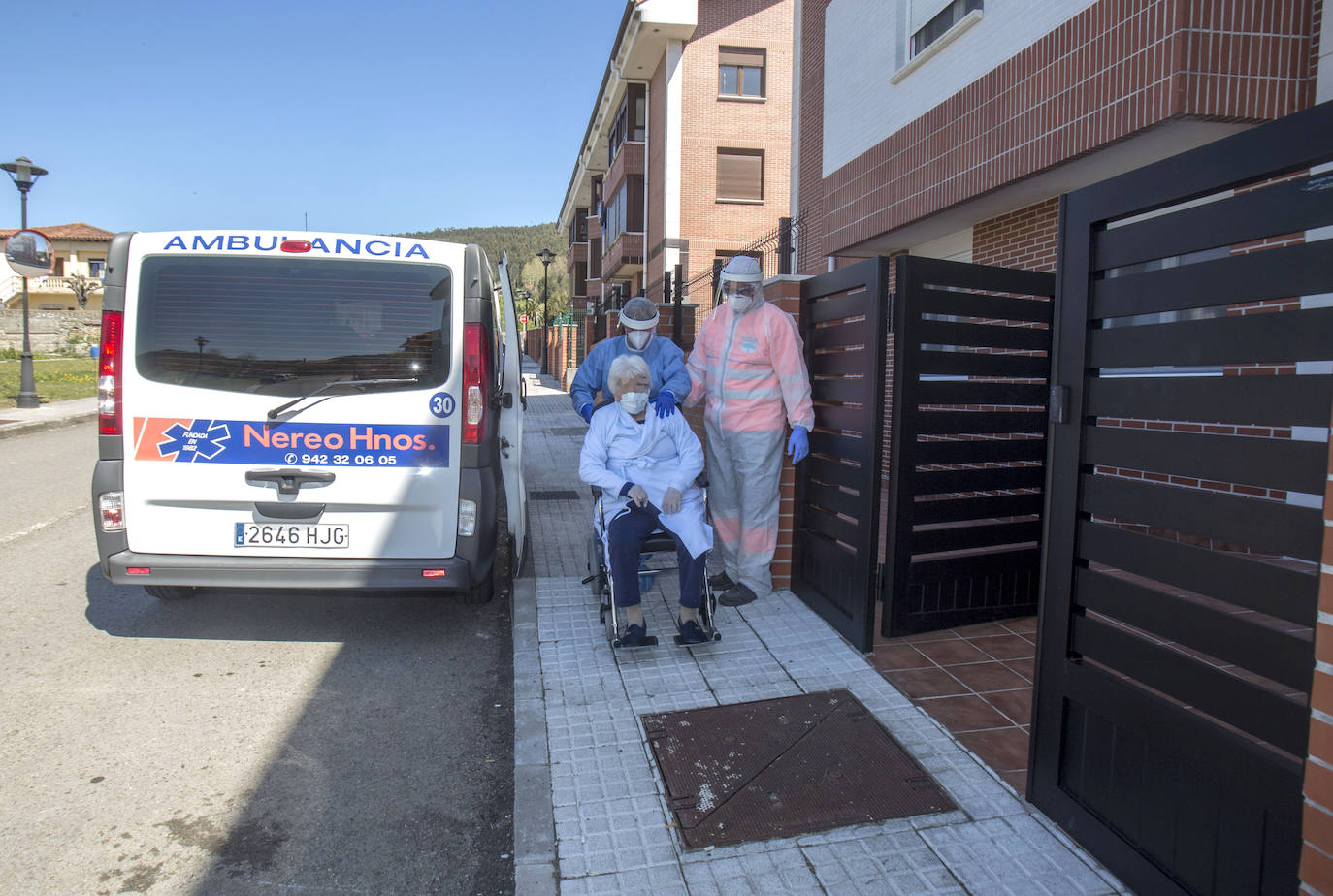 La residencia de Meruelo que se ha habilitado para acoger a personas dependientes que viven en otros centros -que pasarán en ella la cuarentena por coronavirus- ha acogido hoy por la mañana a las dos primeras personas.