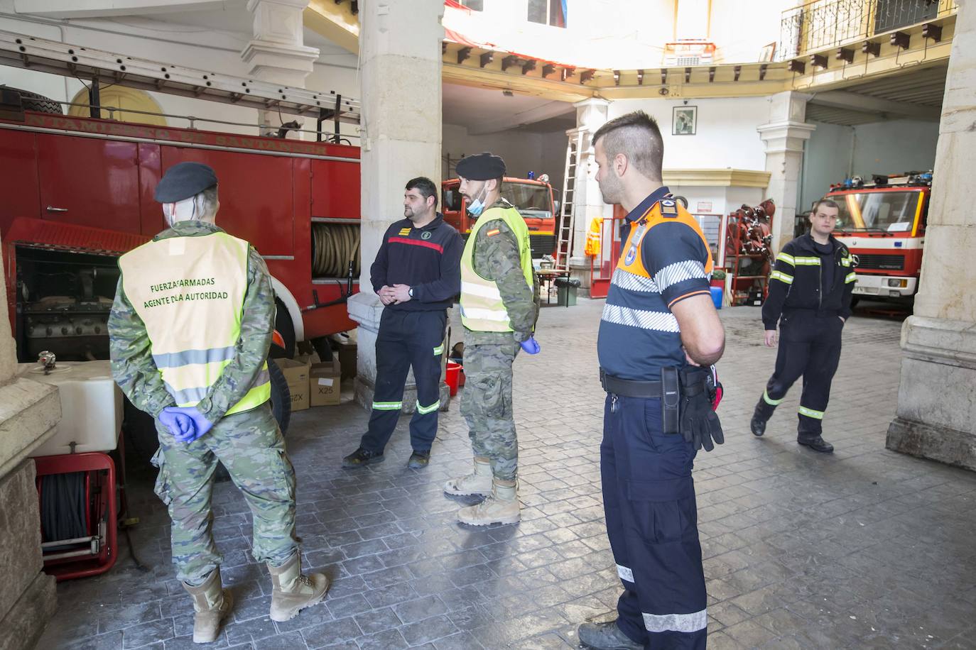 Fotos: El Ejercito patrulla por Santander