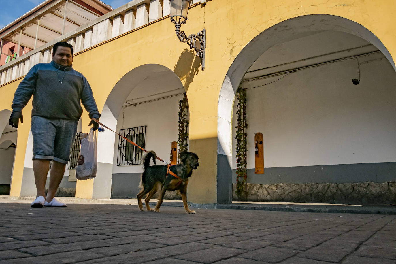 Fotos: El Barrio Pesquero, en silencio y sin trajín