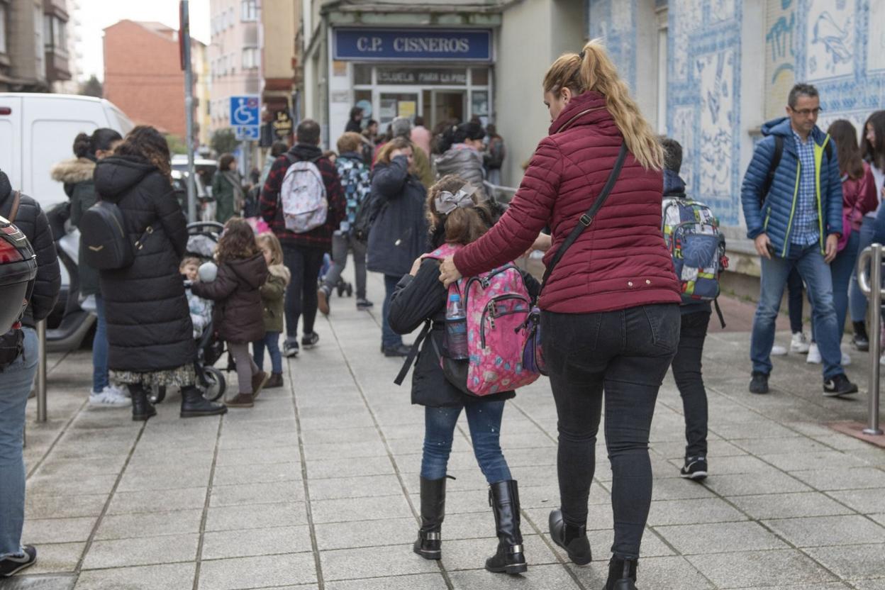 Último día de clase presencial en el Colegio Cisneros, en Santander. 