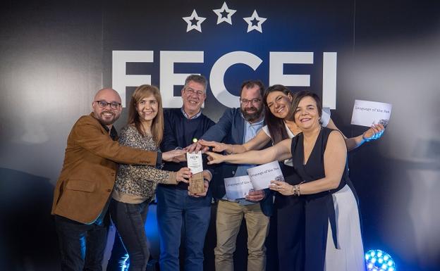 Recogida del Premio Especial de Responsabilidad Social Corporativa otorgado por FECEI 