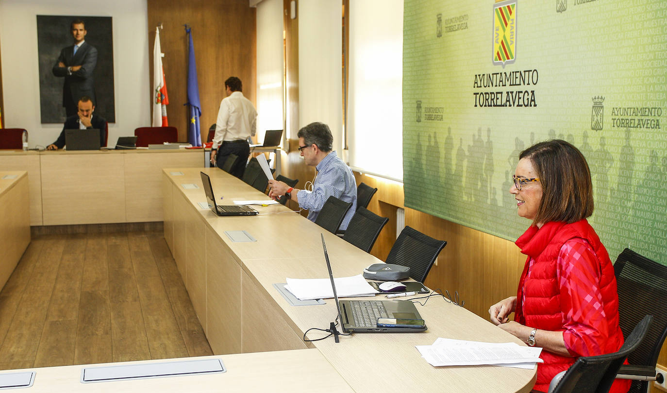 Fotos: Torrelavega celebra su primer pleno telemático