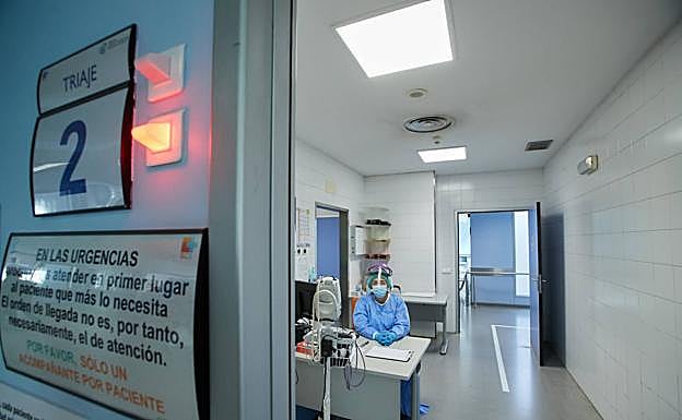 Imagen principal - Así esquivó Valdecilla el colapso