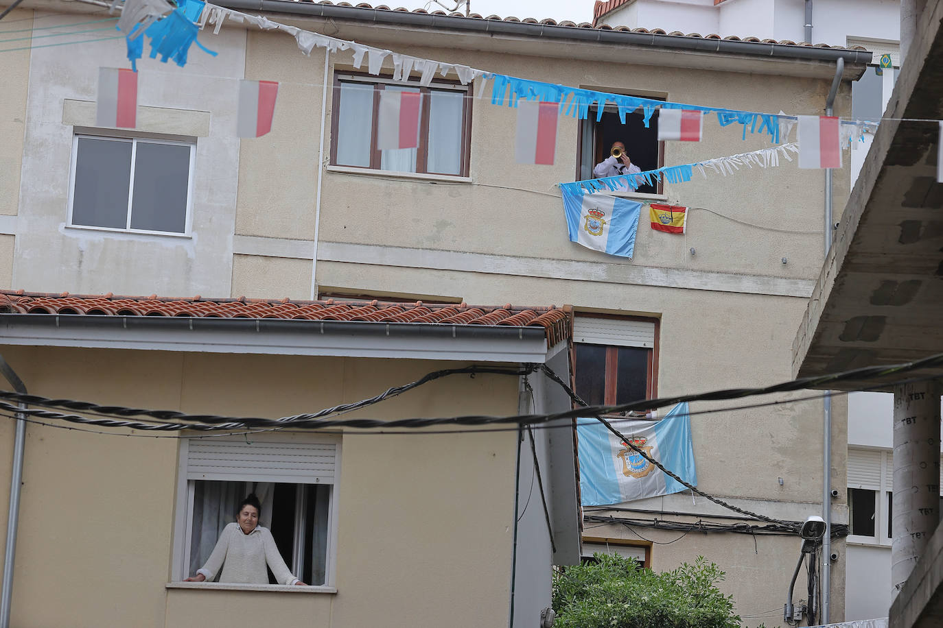 Fotos: San Vicente de la Barquera vive La Folía desde el confinamiento