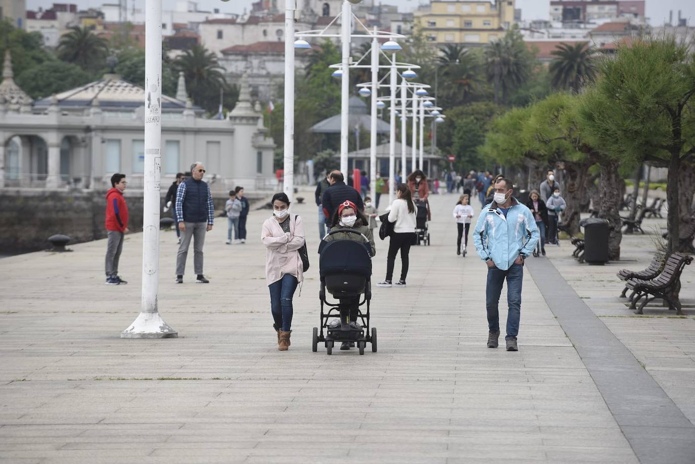 Fotos: Los niños de Cantabria pisan la calle