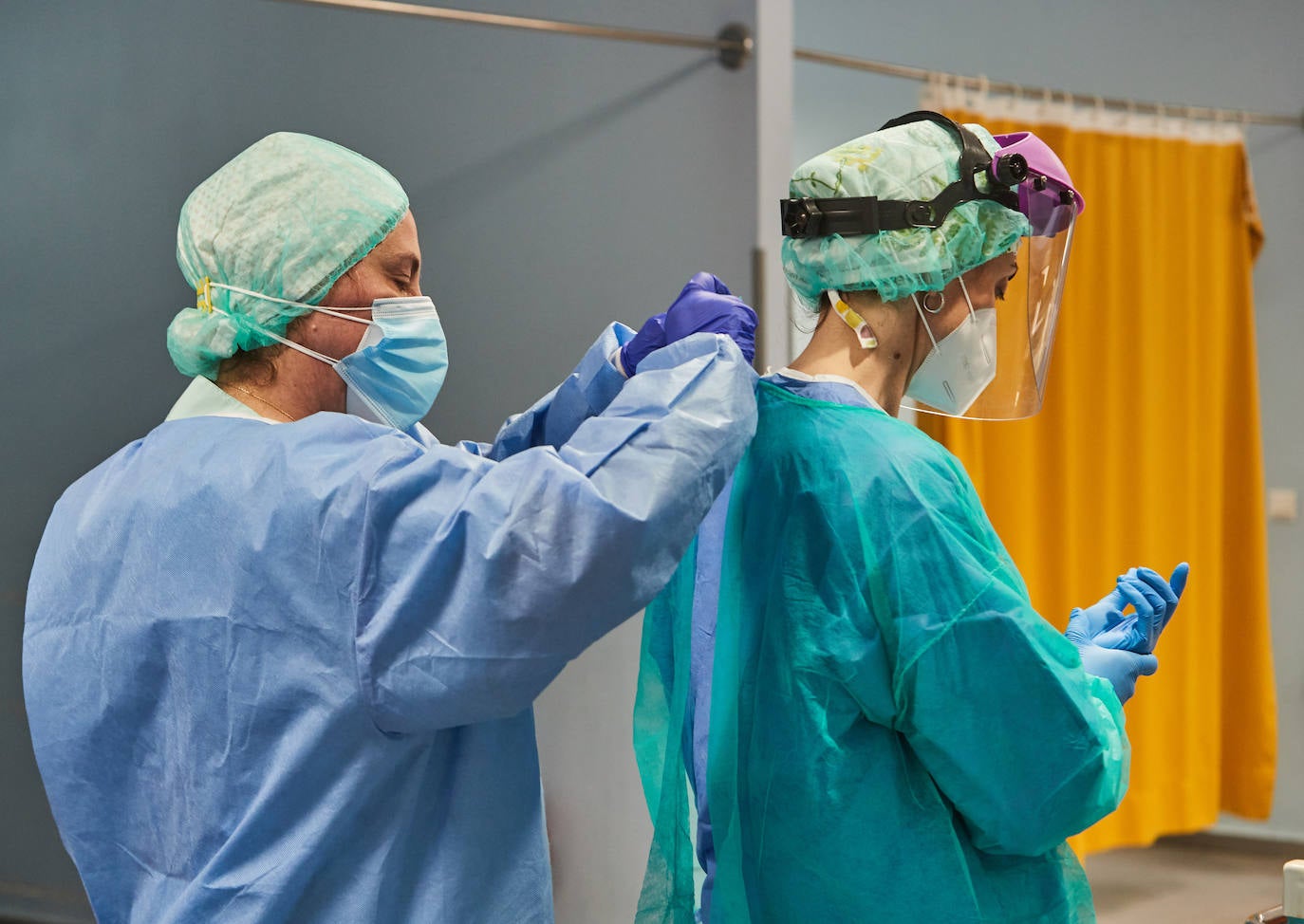 Fotos: Así han trabajado los profesionales sanitarios de Valdecilla contra el coronavirus