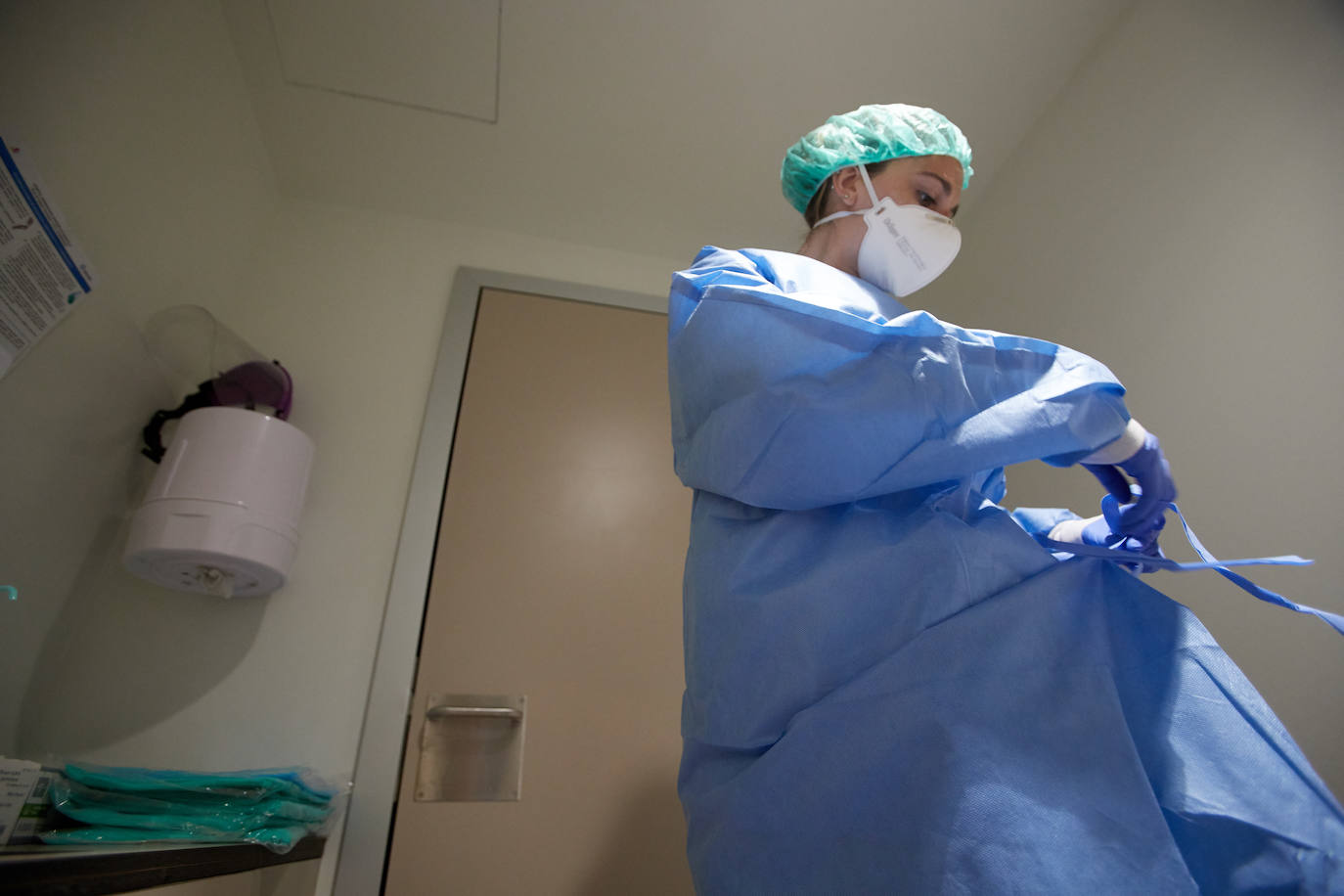 Fotos: Así han trabajado los profesionales sanitarios de Valdecilla contra el coronavirus