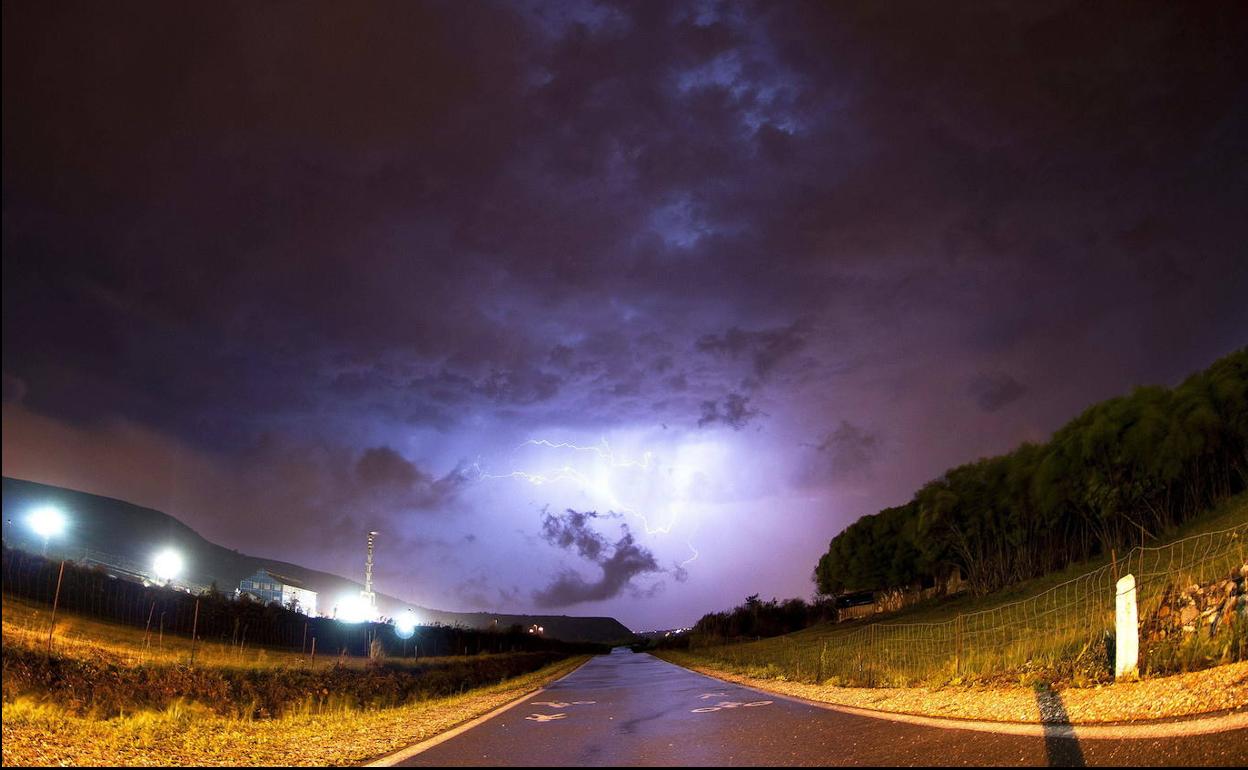Me consuelo pensando que la vida es así muchas veces y que por eso...