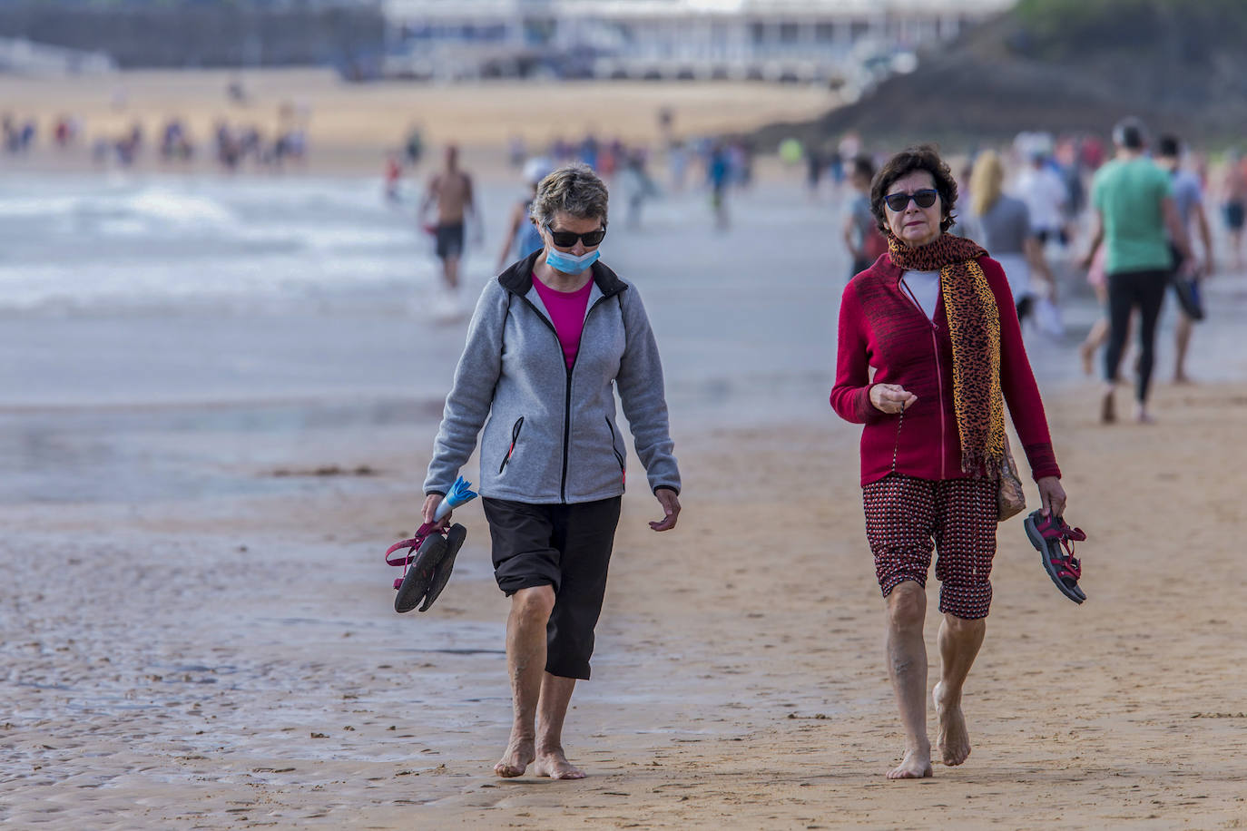 Fotos: Los santanderinos aprovechan el día de playa