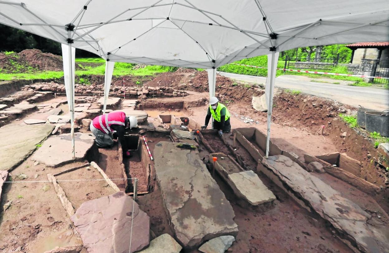 La gran cantidad de cerámica encontrada permite adentrarse en algunos ritos funerarios en la necrópolis de Raicedo. 