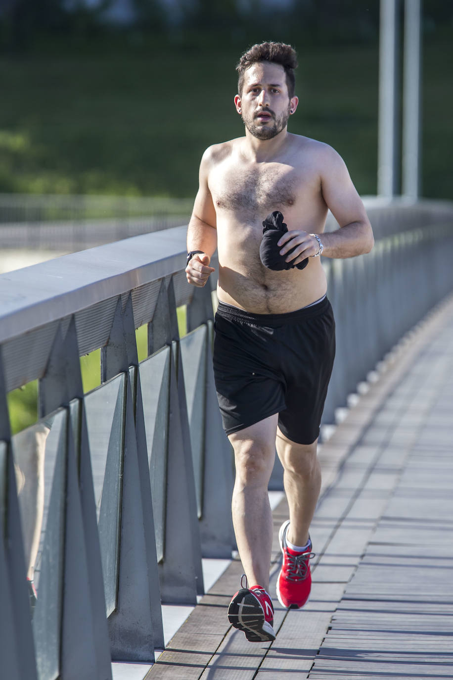 Fotos: De paseo y haciendo deporte este soleado miércoles, aún en estado de alarma