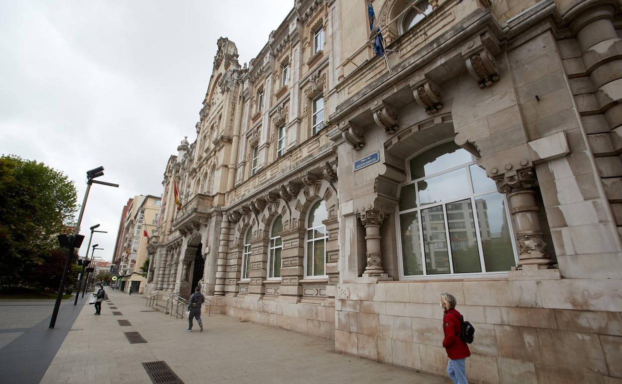 Santander reanuda el servicio de ayuda a domicilio para las personas mayores