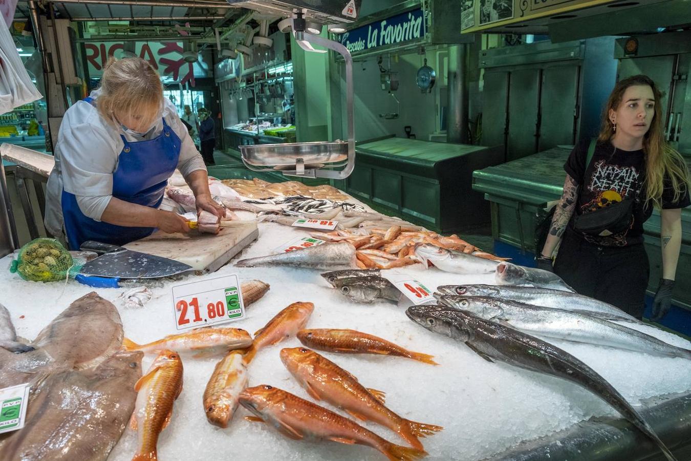 El Mercado de la Esperanza limita a 70 personas el aforo en la planta del pescado.