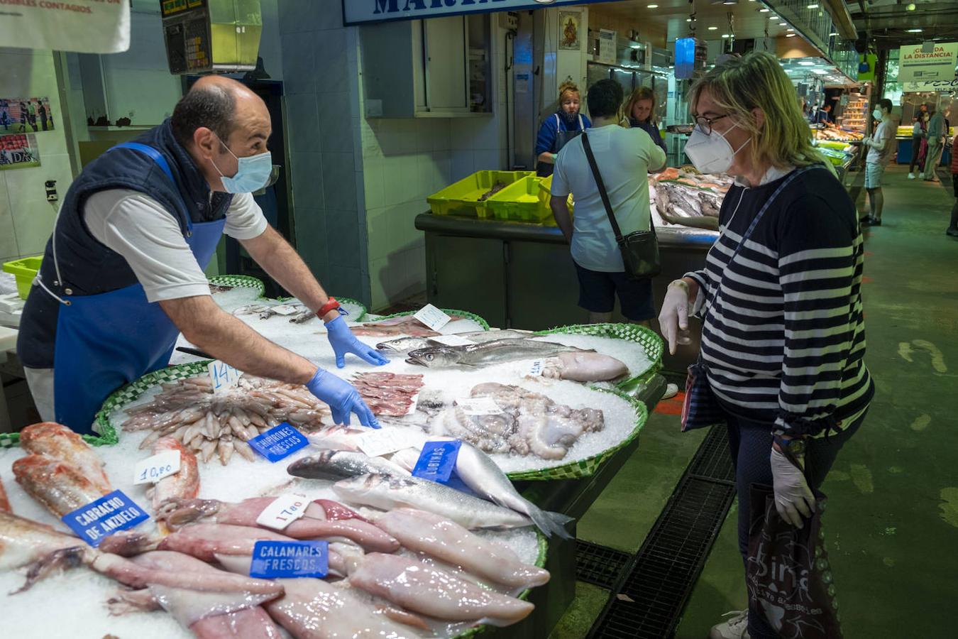 El Mercado de la Esperanza limita a 70 personas el aforo en la planta del pescado.