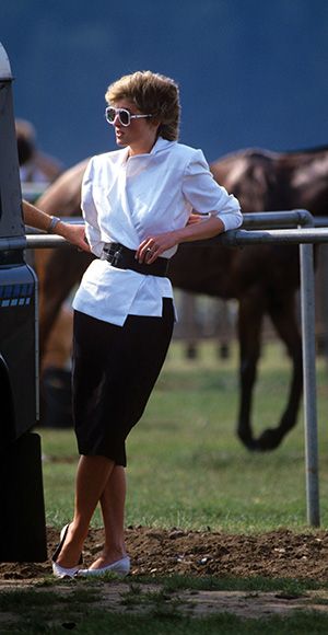 Zara reinventa este look que Diana de Gales también llevó a un torneo de polo en 1986 en versión chaleco. 