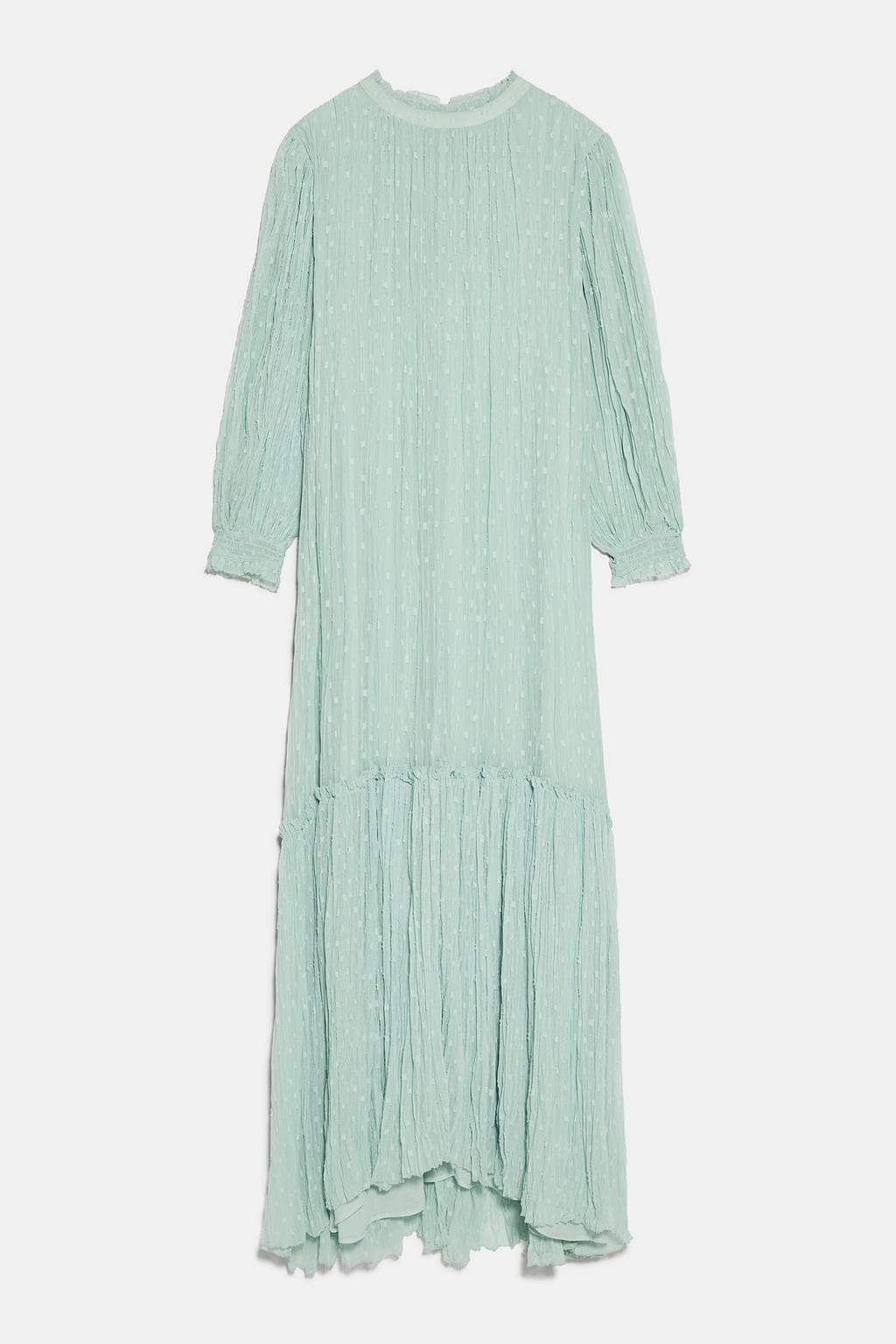 Vestido largo en color verde menta de plumeti, de Zara (49,95 euros).