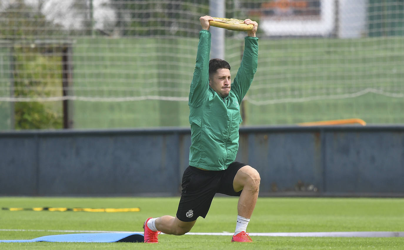 El equipo verdiblanco ha regresado a los entrenamientos dos meses después tras el parón motivado por la crisis sanitaria del coronavirus.