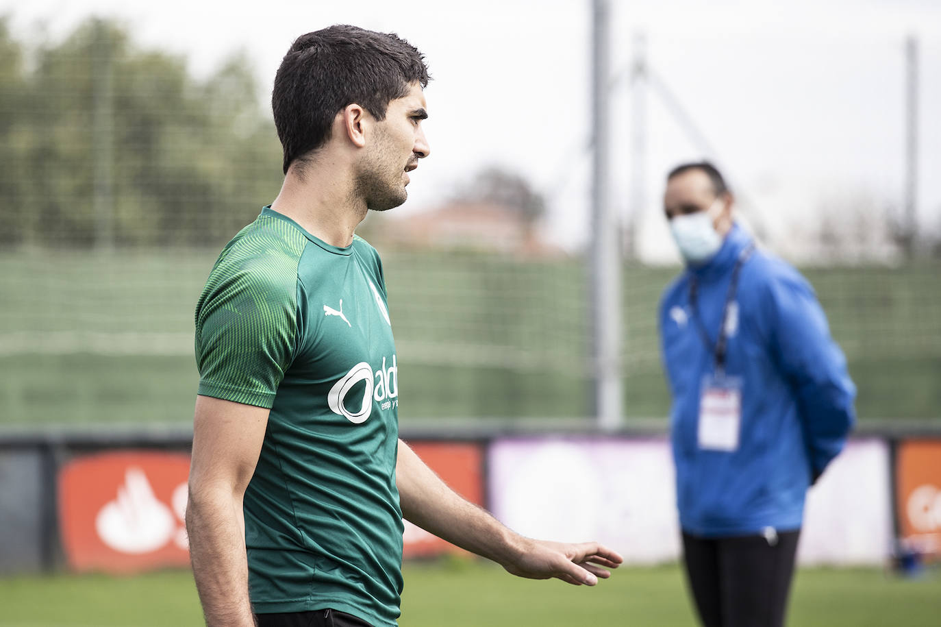 El equipo verdiblanco ha regresado a los entrenamientos dos meses después tras el parón motivado por la crisis sanitaria del coronavirus.