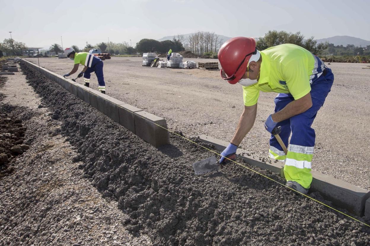 Los trabajadores que cobren ayudas del SEPE en 2020 tendrán cambios en la declaración de la renta del año próximo. 