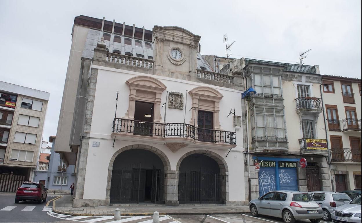 Santoña denuncia haber sido víctima de una estafa telemática de 123.000 euros