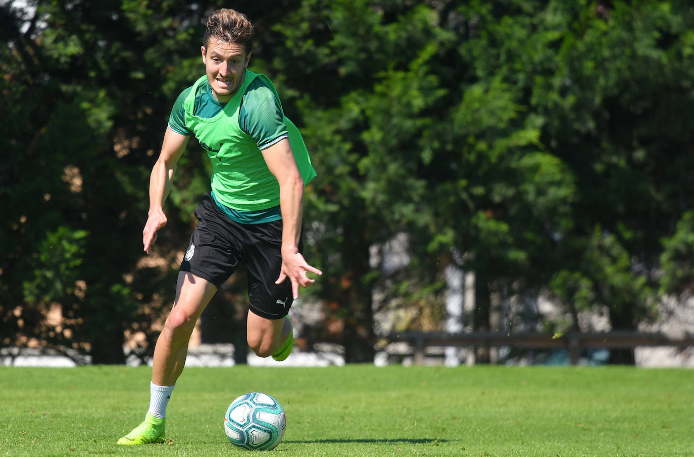 Fotos: Primer entrenamiento en grupo del Racing tras el desconfinamiento