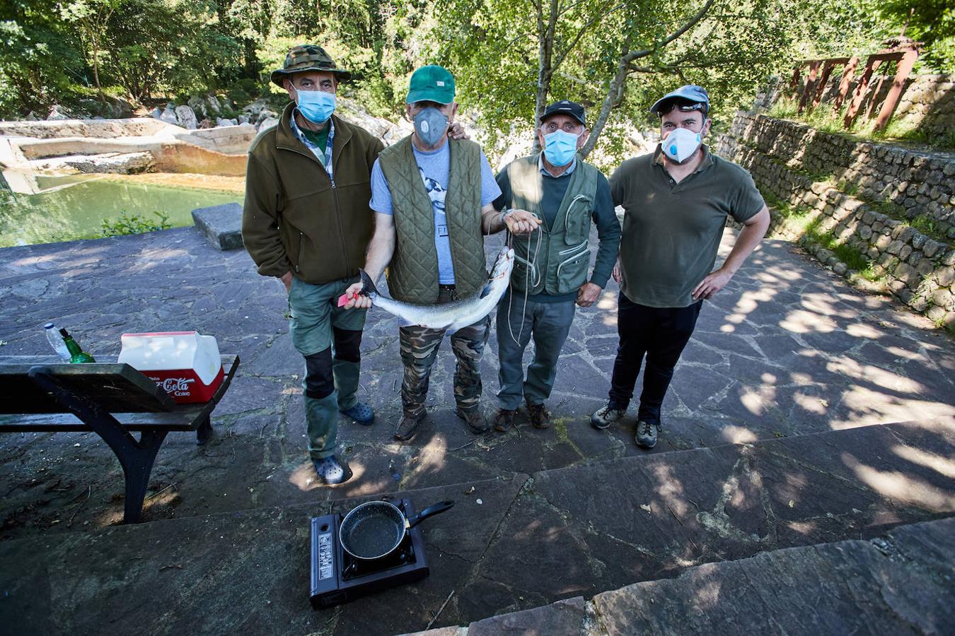 Fotos: Los pescadores vuelven a los ríos