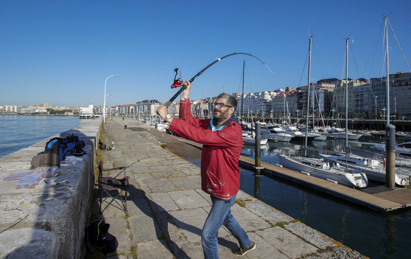 Fotos: Los pescadores recuperan la actividad tras más de dos meses